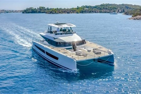 Fountaine Pajot Motoryachten